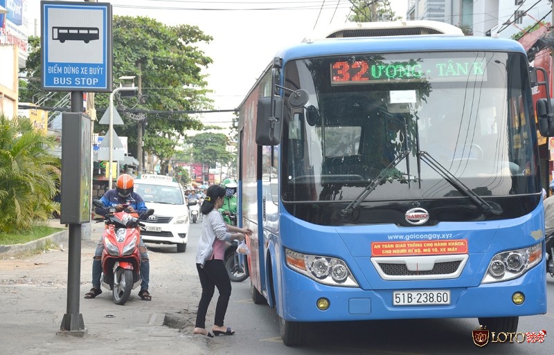 Mơ thấy biển số xe máy hoặc ô tô có số 32 cho thấy bạn sắp đi xa