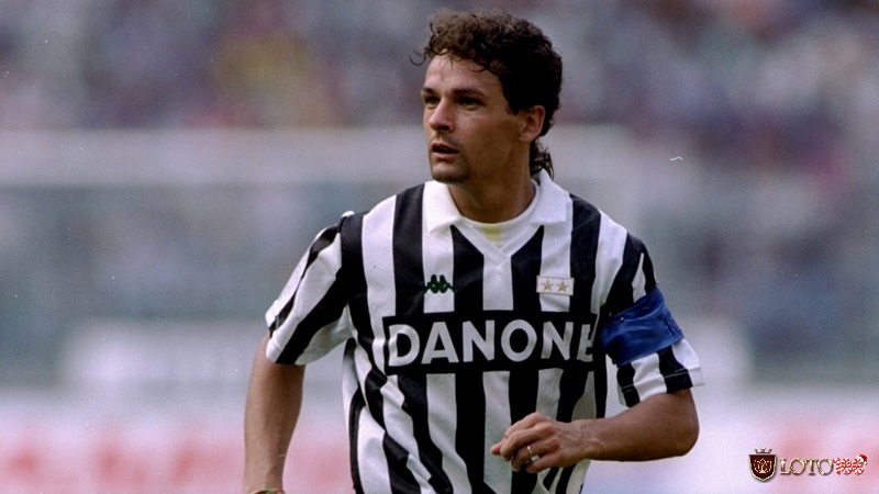 Roberto Baggio là tiền vệ tài năng với khả năng kiểm soát bóng điêu luyện