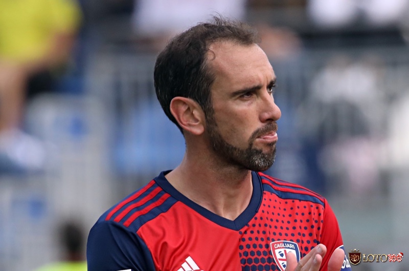 Diego Godín là trung vệ kỳ cựu với kỹ năng phòng ngự tốt