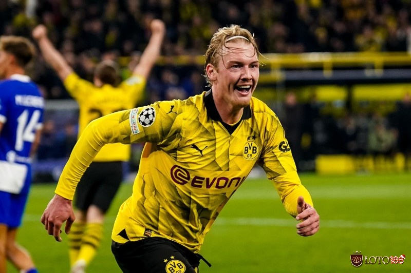 Tiền vệ hay nhất Bundesliga - Julian Brandt có tốc độ vượt trội