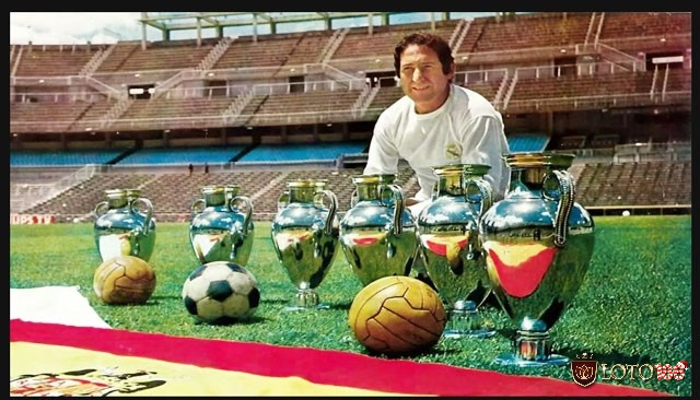 Đội hình xuất sắc nhất Real Madrid - Tiền vệ Francisco Gento