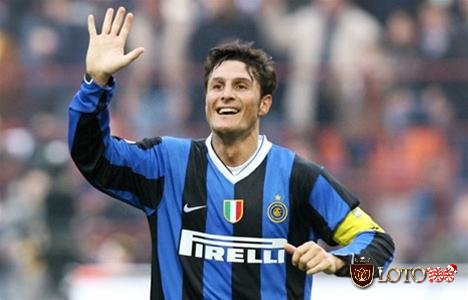 Sự kiên cường và tinh thần lãnh đạo của Javier Zanetti giúp anh chở thành cầu thủ xuất sắc nhất Inter Milan