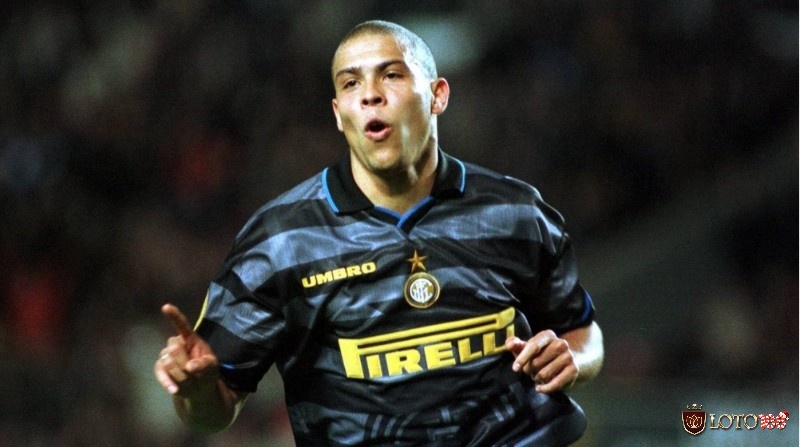 Ronaldo Nazário là một tiền đạo sáng tạo của Inter Milan