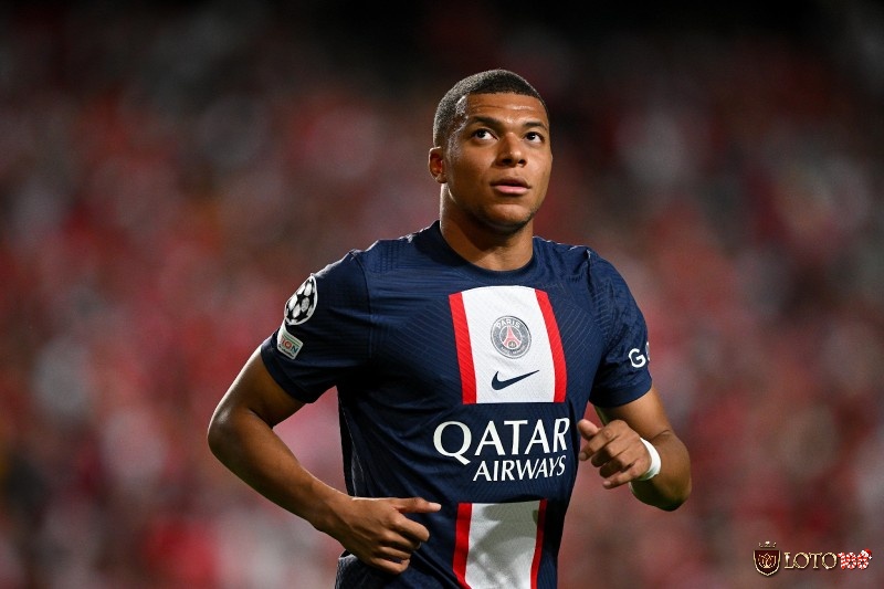 Kylian Mbappé là một trong những cầu thủ trẻ tiền đạo hay nhất C2 2024 nổi bật với tốc độ bùng nổ và kỹ thuật cá nhân điêu luyện