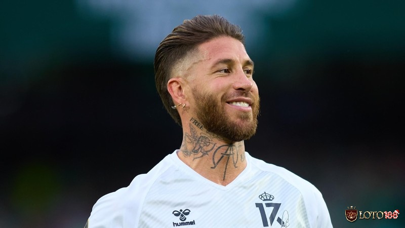 Sergio Ramos không phải một tiền vệ truyền thống - chủ yếu anh chơi trung vệ, nhưng cũng đã lọt vào top tiền vệ hay nhất Real Madrid từng sở hữu